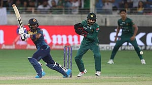 ফাইনালের আগে পাকিস্তানকে গুঁড়িয়ে দিল শ্রীলঙ্কা