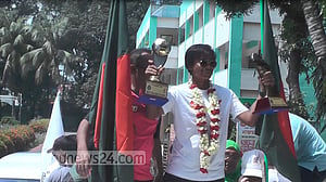 সাতক্ষীরায় সাফ জয়ী অধিনায়ক সাবিনাকে উষ্ণ সংবর্ধনা