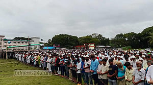 ফরিদপুরে সাজেদা চৌধুরীর জানাজায় মানুষের ঢল