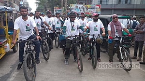 রামনাথ বিশ্বাসের বাড়ির পথে বাইসাইকেল শোভাযাত্রা