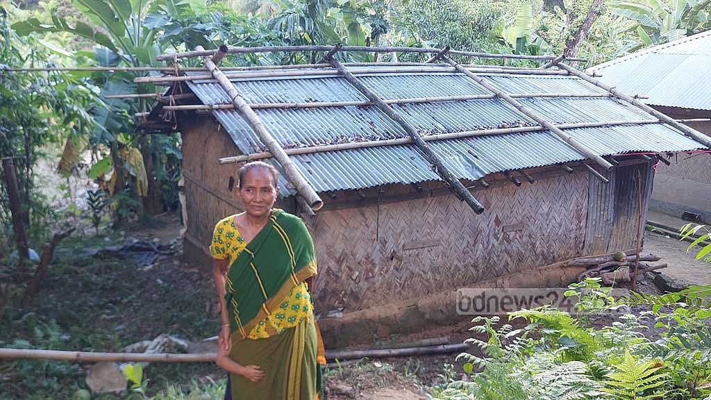 সাফজয়ী রূপনা চাকমাকে ঘর দিচ্ছেন প্রধানমন্ত্রী