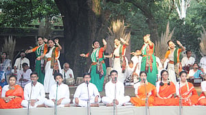 বকুলতলায় ফিরল ছায়ানটের শারদ উৎসব