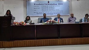 নবীনদের বরণ করে নিল ঢাবির সাংবাদিকতা বিভাগ