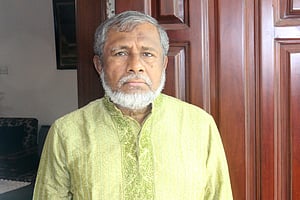 যুদ্ধদিনের গদ্য-০৭: গুলি করতেই মোনায়েম খান উপুড় হয়ে পড়ে যায়