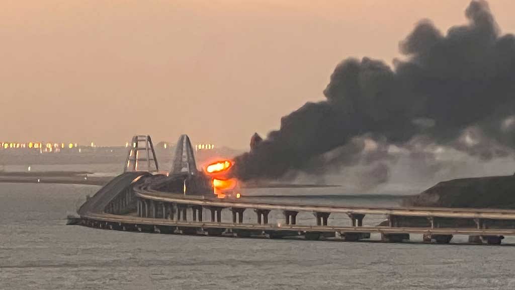ক্রাইমিয়া সেতুতে বিস্ফোরণের কী প্রভাব, কী প্রতিক্রিয়া