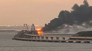 ক্রাইমিয়া সেতুতে বিস্ফোরণের কী প্রভাব, কী প্রতিক্রিয়া