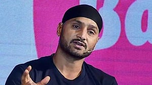 বাংলাদেশের বিপক্ষে ভারত দলে দুটি পরিবর্তন চান হরভজন