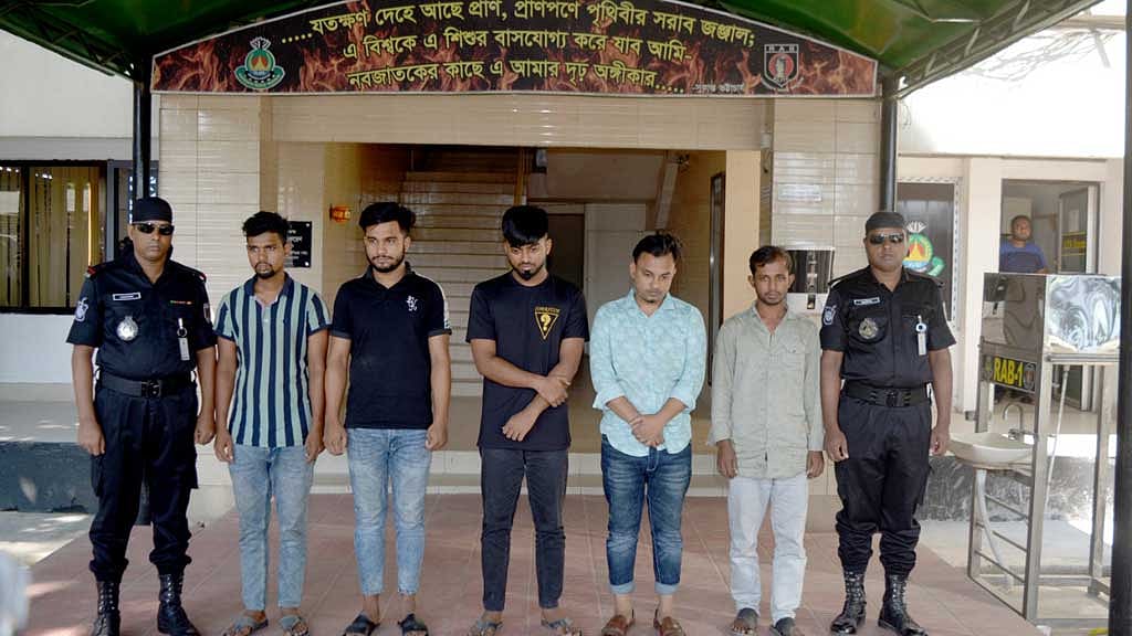 উত্তরা থেকে টঙ্গী ফোন ছিনতাইয়ের চক্র