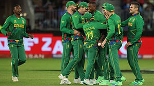 রোমাঞ্চকর লড়াইয়ে ভারতকে হারিয়ে চূড়ায় দ. আফ্রিকা