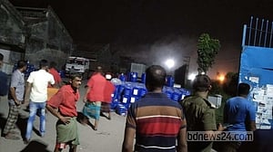 বেনাপোল বন্দরের পণ্যাগারে আগুন, বড় ক্ষতি থেকে রক্ষা