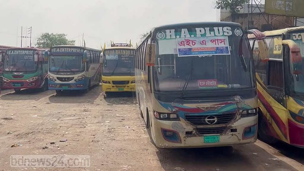 রংপুরে বাস ধর্মঘট: বিকল্প যানে সমাবেশের পথে নীলফামারী বিএনপির নেতাকর্মীরা