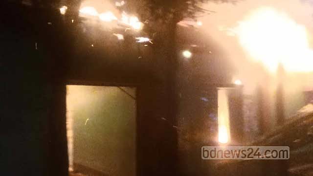 গাজীপুরে আগুন পুড়লো ৫ বাড়ির ৪৫ ঘর