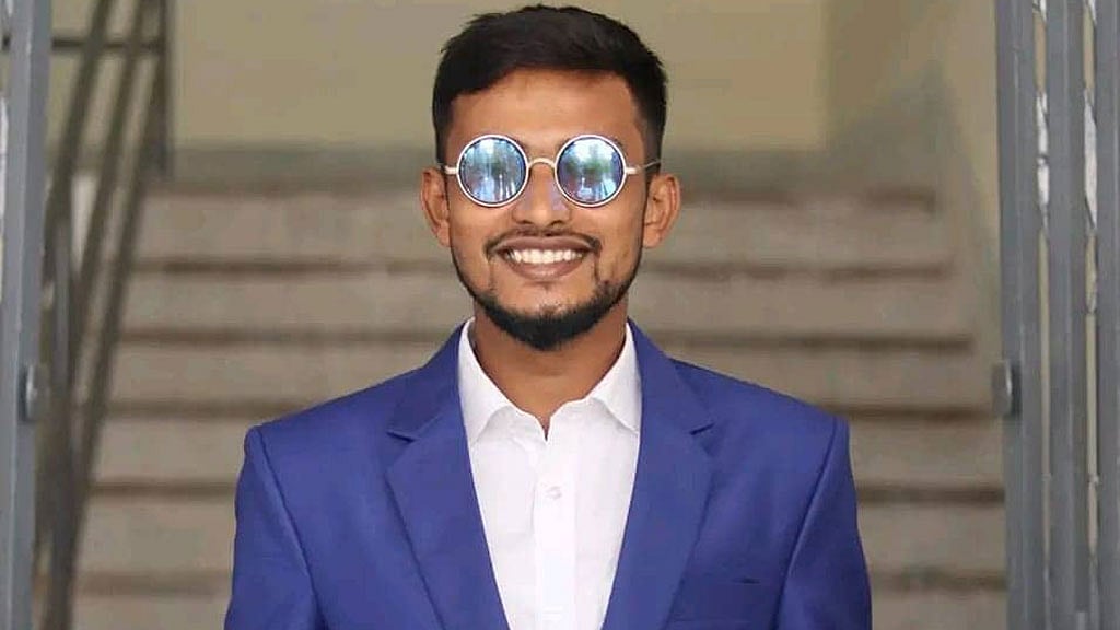 হল থেকে পড়ে রাবি শিক্ষার্থীর মৃত্যু, রামেক হাসপাতালে ভাঙচুর