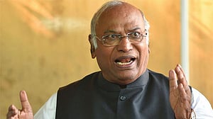 ভারতীয় কংগ্রেসের নতুন সভাপতি ‘গান্ধী-অনুগত’ মল্লিকার্জুন খড়্গে