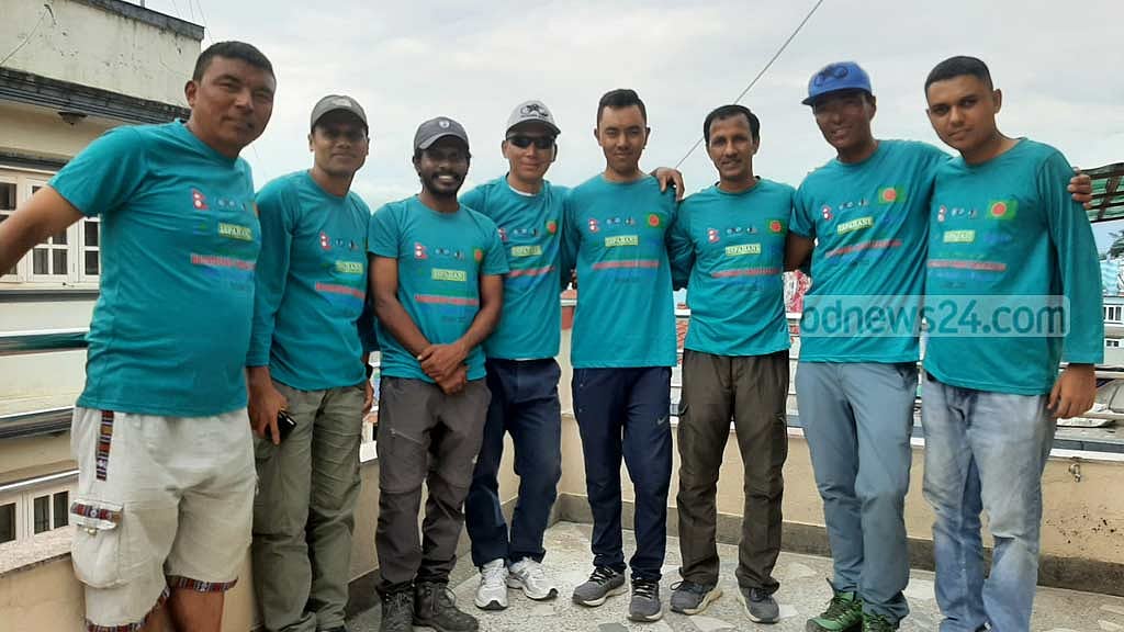 দোগারি হিমালের অচেনা পথে যাত্রার অপেক্ষা