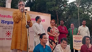 পথনাটকের শীতকালীন মৌসুম শুরু শহীদ মিনারে