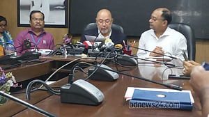 সম্ভাব্য ঘূর্ণিঝড়ের বিষয়ে সরকার সতর্ক: প্রতিমন্ত্রী