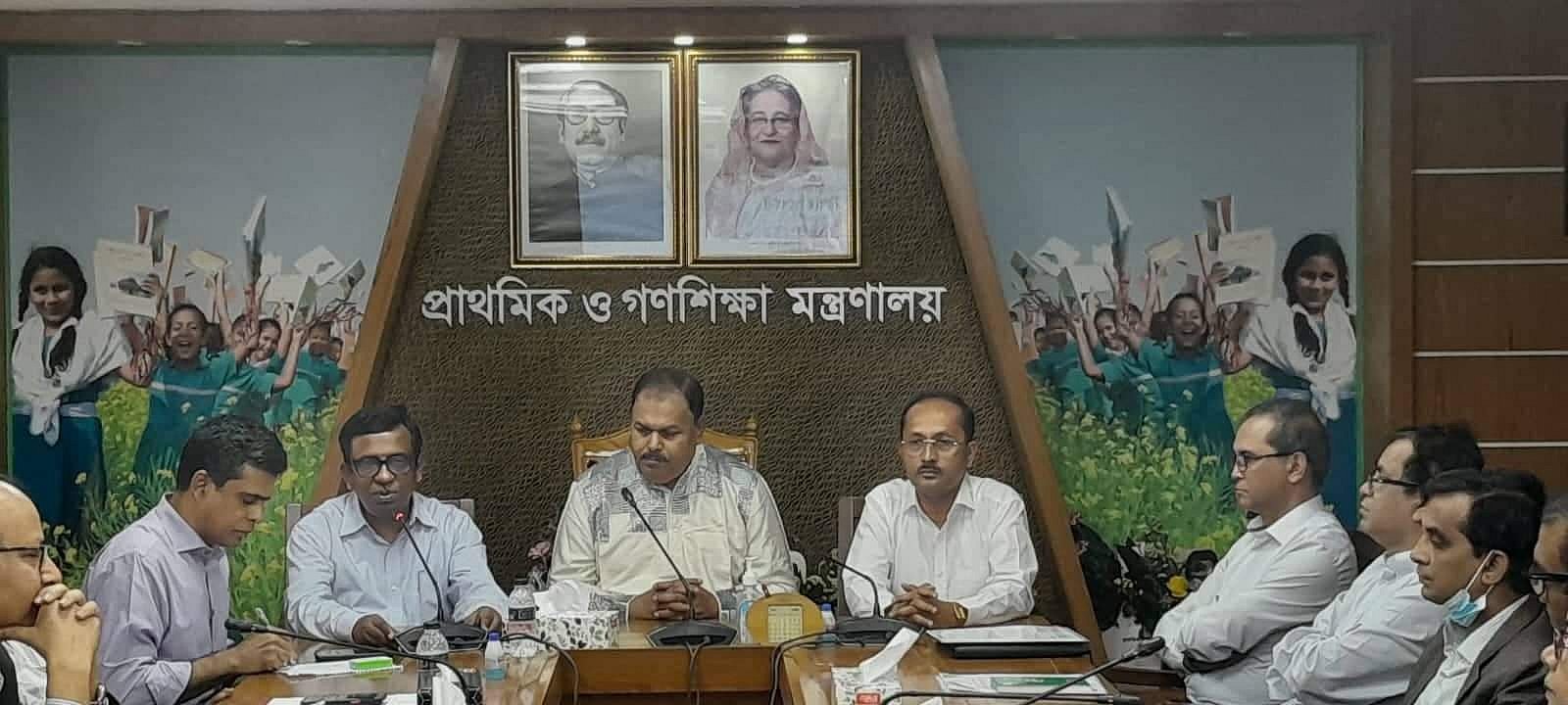 জানুয়ারি থেকে প্রাথমিক বিদ্যালয় এক শিফটে