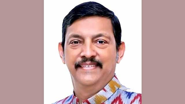 সাজেদার আসনে নৌকার প্রার্থী ছেলে লাবু