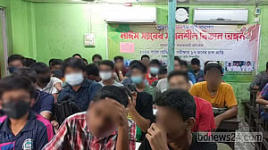 স্কুলেই ‘কোচিং বাণিজ্য’, বাড়তি চাপে শিক্ষার্থী-অভিভাবক