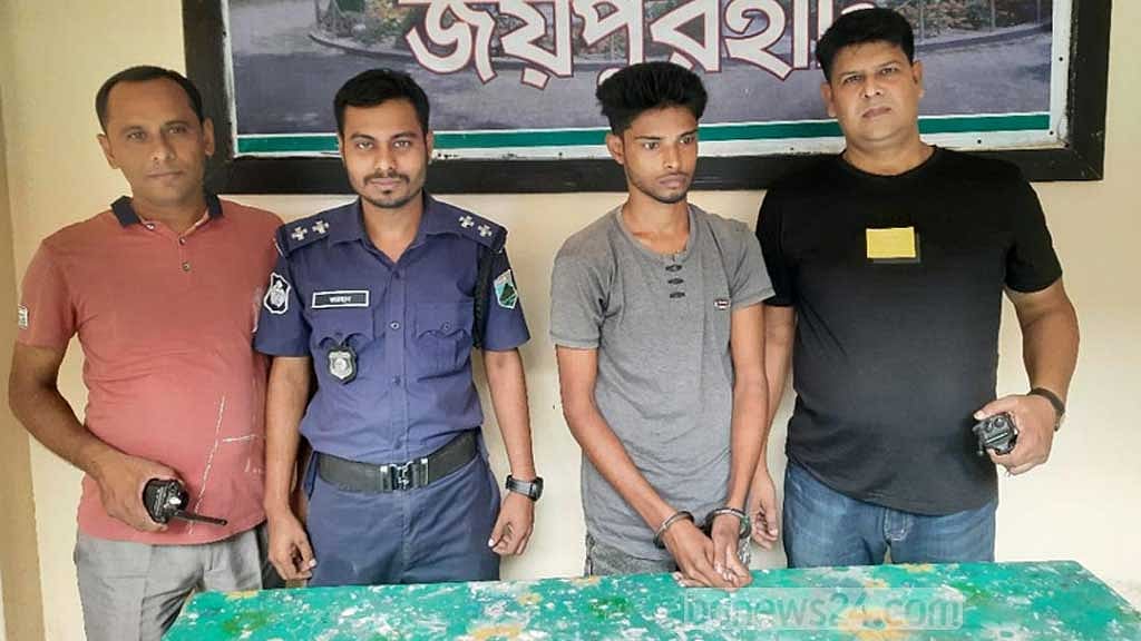 জয়পুরহাটে ‘দলবেঁধে ধর্ষণ ও ভিডিও’, তরুণ গ্রেপ্তার