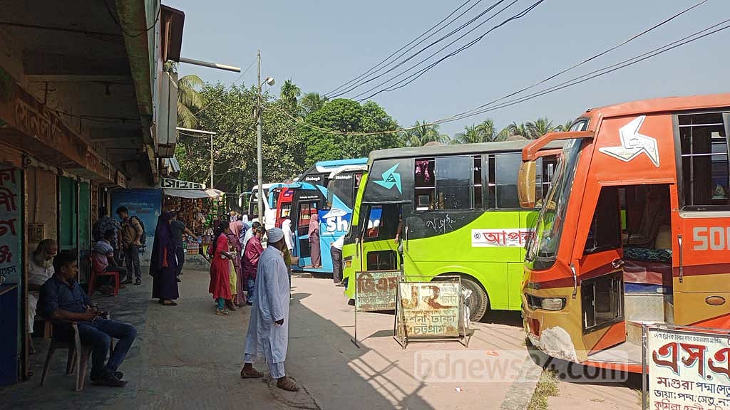 মাগুরা থেকে শুধু খুলনার বাস বন্ধ, বিএনপির ভরসা ট্রেন-ট্রলার