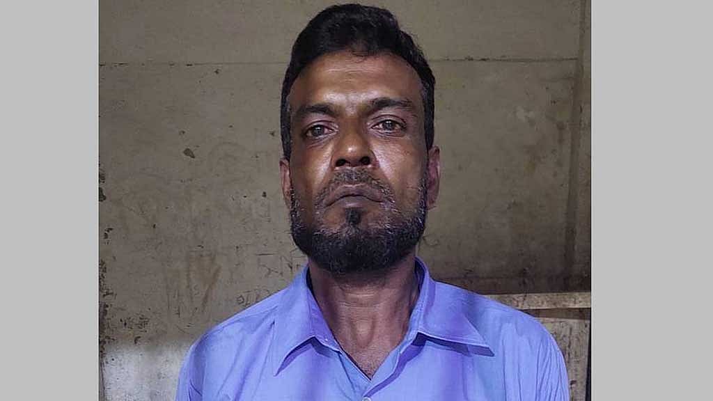 মাকে জিম্মি করে কিশোরীকে দলবেঁধে ধর্ষণ: দেড় যুগ পর ফাঁসির আরেক আসামি গ্রেপ্তার