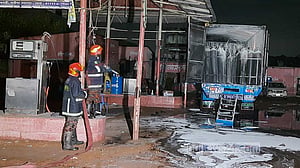 গাজীপুরে কভার্ডভ্যানে আগুন: মৃতের সংখ্যা বেড়ে ৪