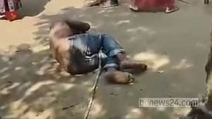 ঝিনাইদহে যুবককে গাছে বেঁধে নির্যাতনের ভিডিও ভাইরাল