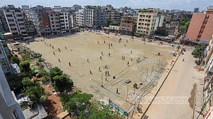 প্যারিস রোডের জায়গা নিয়ে ‘পাল্টাপাল্টি’