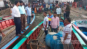 পদ্মায় ইউএনওর ওপর জেলেদের ‘হামলা’, পুলিশের গুলি, ১০ জনের জেল