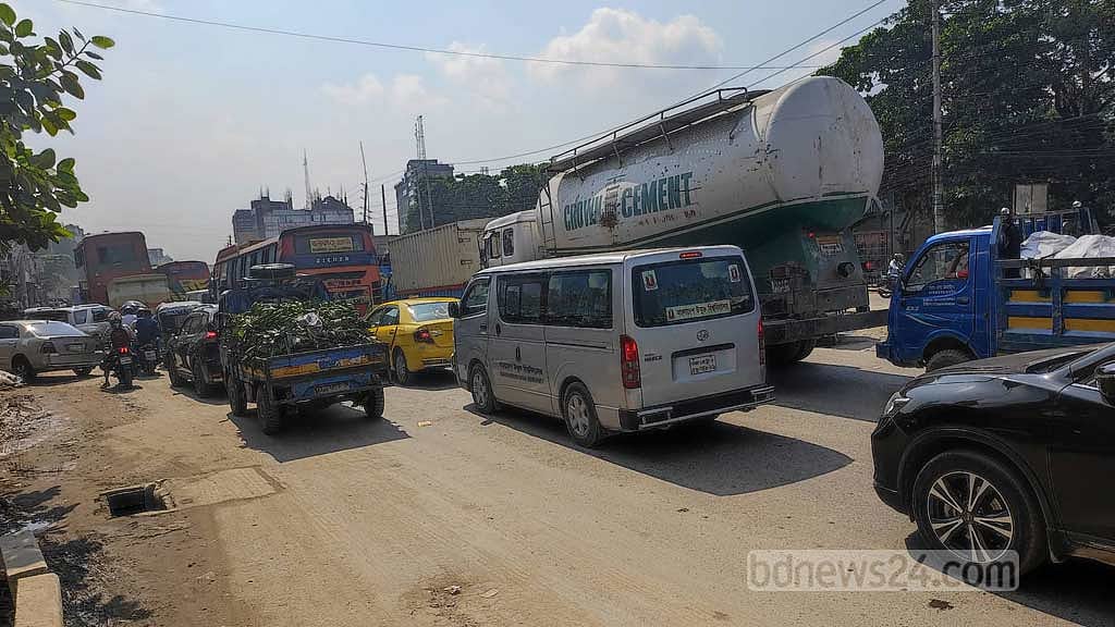 ঢাকা-ময়মনসিংহ মহাসড়কে ‘গলার কাঁটা টঙ্গীর ১৮৭ মিটার’