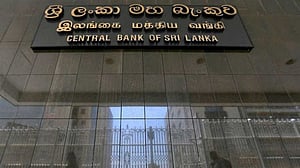 আকু থেকে বেরিয়ে গেল শ্রীলঙ্কা