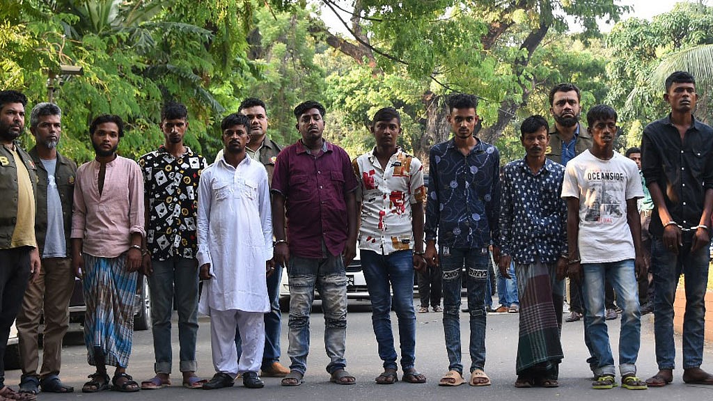 ট্রাফিক বক্সে হামলা: গ্রেপ্তার ৩০