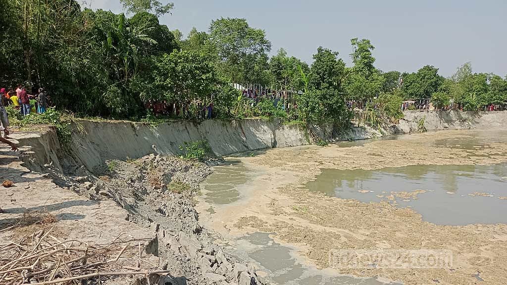 সিরাজগঞ্জে যমুনার স্রোতে ভাঙন, বিলীন ১৫০ মিটার এলাকা