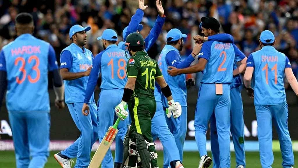 ভারতের বিপক্ষে হার এখনও পোড়াচ্ছে পাকিস্তানকে