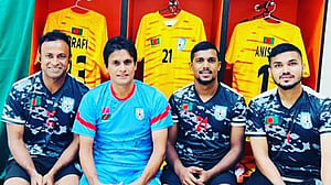 জাতীয় দল ছেড়ে শেখ জামালের দায়িত্বে ফিরলেন বিপ্লব
