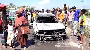 ব্রাহ্মণবাড়িয়ায় চলন্ত প্রাইভেটকারে অগ্নিকাণ্ড