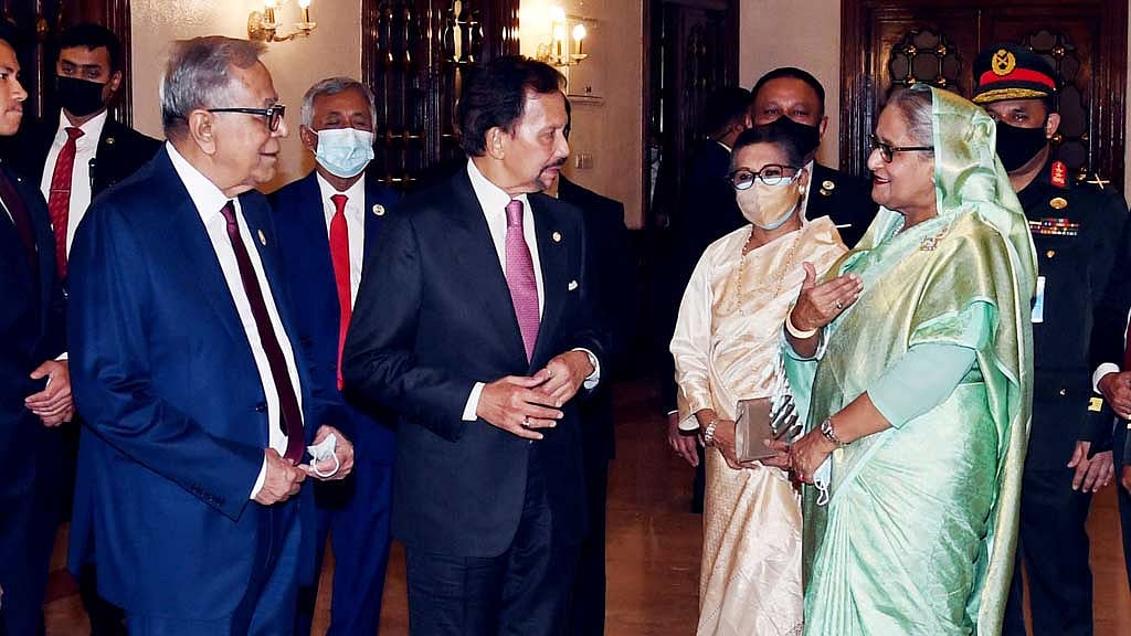 ব্রুনেইয়ের সুলতানের সম্মানে বঙ্গভবনে রাষ্ট্রপতির নৈশভোজ