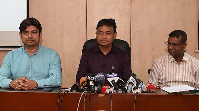 উত্তরার বারে অভিযান নিয়ে প্রশ্ন, জবাব দিলেন ডিবির হারুন