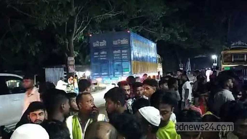 মাদারীপুরে বাসের ধাক্কায় বাইক আরোহী তরুণ-তরুণী নিহত
