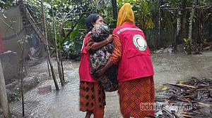 ধেয়ে আসছে ঘূর্ণিঝড় সিত্রাং: আঘাত হানতে পারে মধ্যরাতে