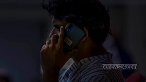 গ্রিড বিপর্যয়: মোবাইল সেবাও বিঘ্নিত