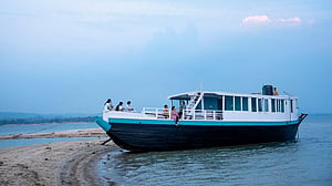 রিসোর্ট ও হাউজবোটে আগ্রহ, রাঙামাটির পর্যটনে ‘বাঁক বদল’