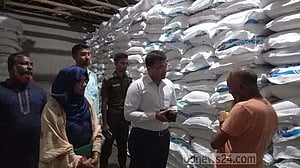 ময়মনসিংহে দোকানে মিলল অবৈধ মজুদ ৩২৭ বস্তা চিনি