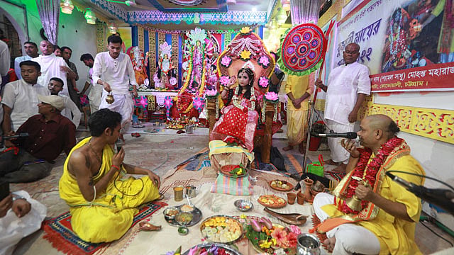 অষ্টমীতে চট্টগ্রামে হলো কুমারী পূজা