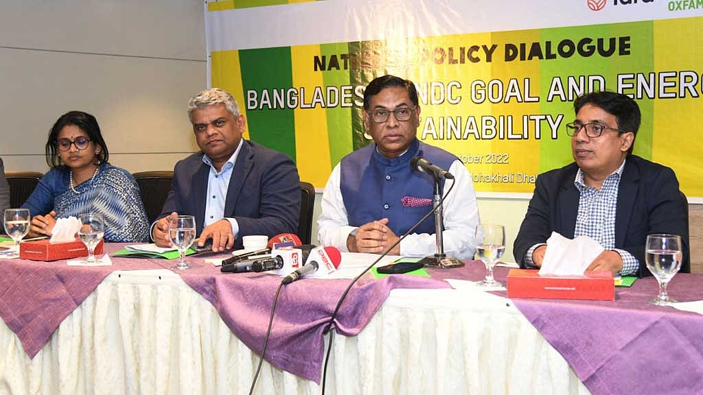 আমাদের হাতের ময়লা মুছতে চাইলে তহবিল যোগান: পরিবেশবান্ধব জ্বালানি প্রসঙ্গে প্রতিমন্ত্রী