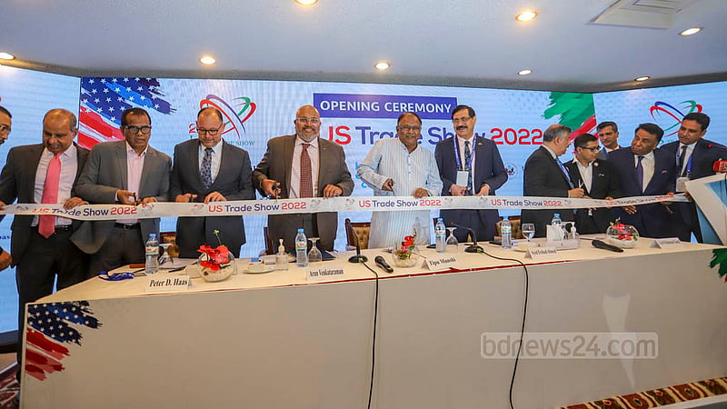 ঢাকার সোনারগাঁও হোটেলে আমেরিকান চেম্বার অব কর্মাসের আয়োজনে শুরু হয়েছে তিন দিনের ‘ইউএস ট্রেড শো’। বাণিজ্যমন্ত্রী টিপু মুনশি বৃহস্পতিবার এ প্রদর্শনীর উদ্বোধন করেন।