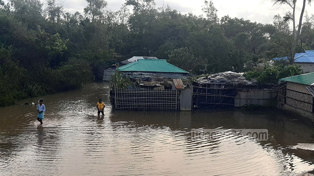 সিত্রাংয়ের প্রভাবে সেন্টমার্টিন ও শাহপরীর দ্বীপের নিম্নাঞ্চল প্লাবিত