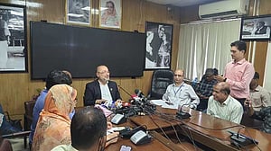 ১৯ জেলাকে ‘ঝুঁকিপূর্ণ’ ধরে ঘূর্ণিঝড়ের প্রস্তুতি